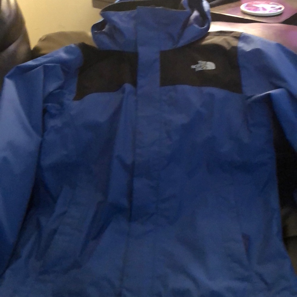 Boys north face light weight, gently used size 7-8